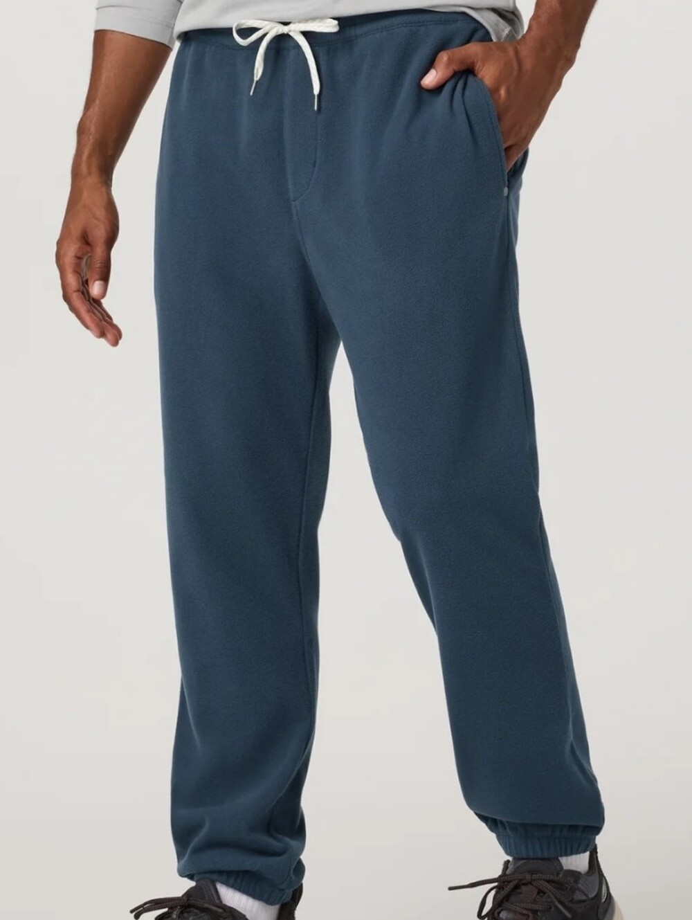 Vuori Men’s Aspen Sweatpant Ocean Blue Polartec Wind Pro NWT